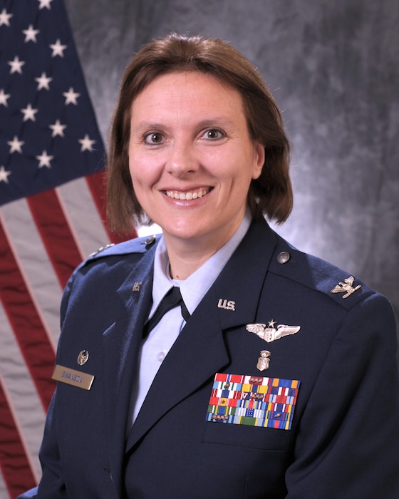 Official photo of Colonel Leigh A. Swanson (Dr.)