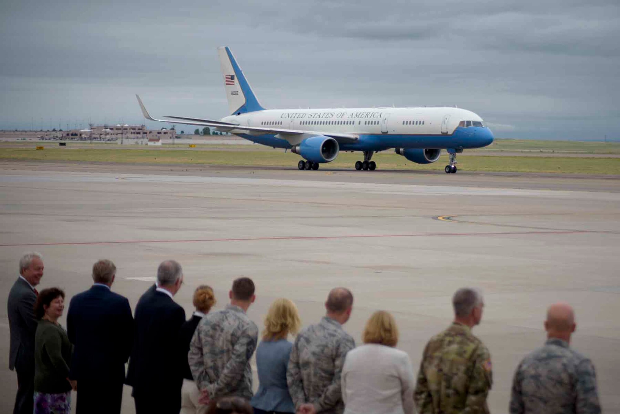 PETERSON AIR FORCE BASE, Colo. - Air Force Two arrives with Vice President Mike Pence alongside the Secretary of the Air Force Heather Wilson at Peterson Air Force Base, Colo., June 23, 2017. Pence and Wilson visited
Peterson AFB, Schriever AFB and Cheyenne Mountain Air Force Station for a closer look at how space plays an integral role in military operations. (U.S. Air Force photo by Senior Airman Dennis Hoffman)
