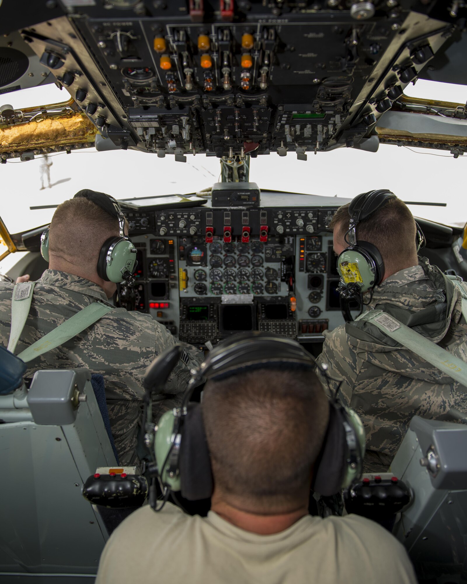 Members of the 914th Aircraft Maintenance Squadron run various function checks on a KC-135 Stratotanker, June 27, 2017, Niagara Falls Air Reserve Station, N.Y. The 914th officially made the transition from an Airlift Wing, flying and maintaining the C-130 Hercules, to an Air Refueling Wing, flying the KC-135, at the beginning of June. Aircraft Maintenance personnel have since been training to familiarize themselves with the new aircraft. (U.S. Air Force photo by Tech. Sgt. Stephanie Sawyer) 