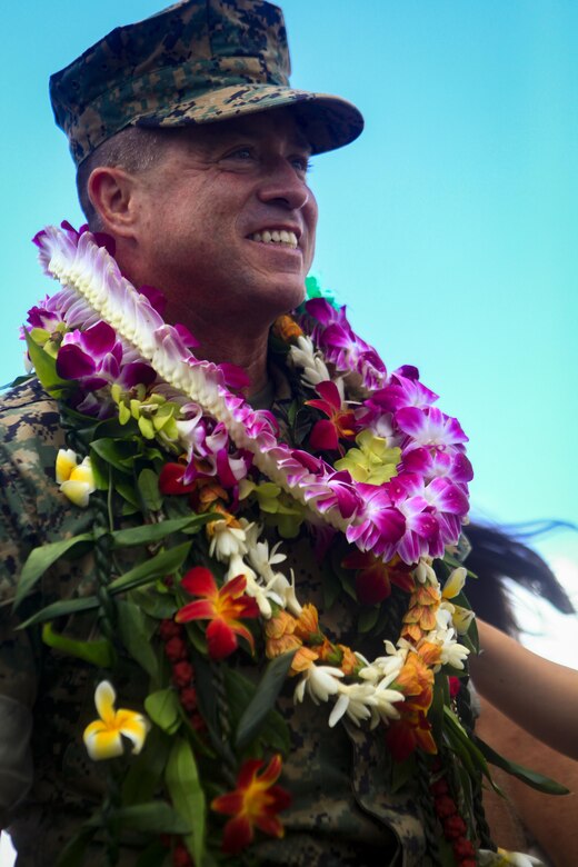 MARINE CORPS BASE HAWAII – Col. Sean C. Killeen interacts with friends and family during a change of command ceremony aboard Marine Corps Air Station Kaneohe Bay on June 23, 2017. During the Ceremony, Killeen also retired from the Corps after 34 years of honorable service. (U.S. Marine Corps photo by Cpl. Alex Kouns/Released)