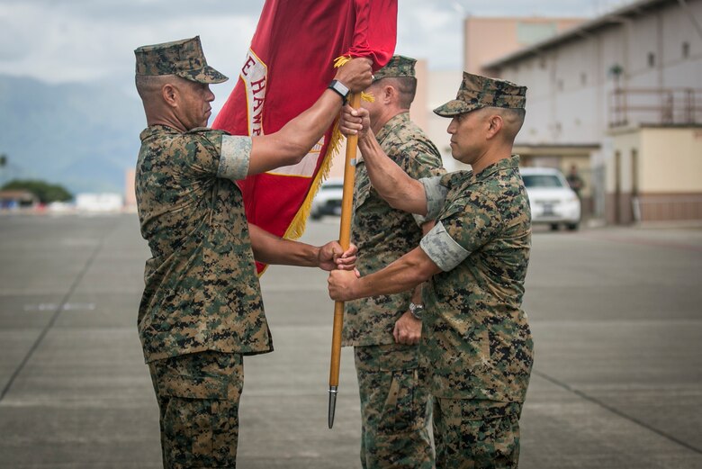 MARINE CORPS BASE HAWAII – Col. Sean C. Killeen relinquishes command of Marine Corps Base Hawaii to Col. Raul Lianez during a change of command ceremony aboard Marine Corps Air Station Kaneohe Bay on June 23, 2017. During the ceremony, Killeen also retired from the Corps after 34 years of honorable service. (U.S. Marine Corps photo by Sgt. Brittney Vella/Released)