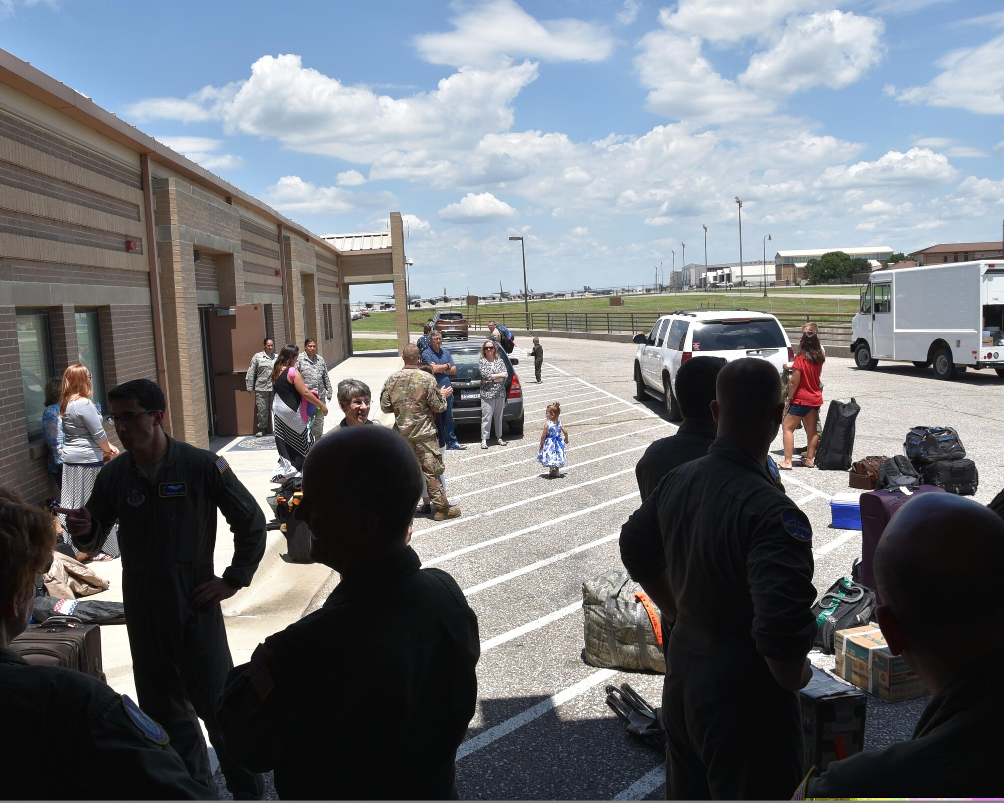 Leadership of the 931st Air Refueling Wing greet 21 Citizen Airmen returning from a deployment to Turkey, June 26, 2017, at McConnell Air Force Base, Kan. The Airmen deployed as part of ongoing U.S. operations overseas. (U.S. Air Force photo by Tech. Sgt. Abigail Klein)
