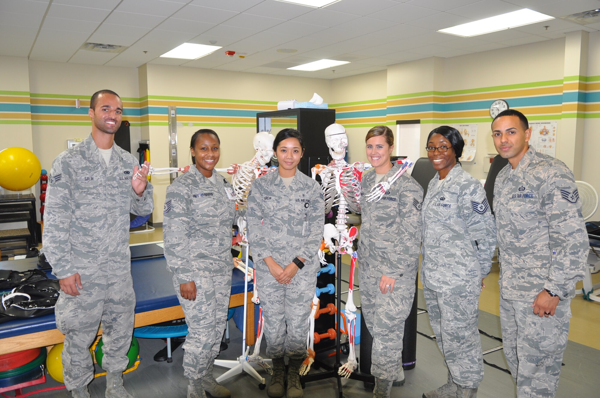 Airmen from Emerge Moody experience what different career fields do in the 23d Medical Group, Nov. 3, 2016 at Moody Air Force Base, Ga. Emerge Moody is a deliberate leadership development program geared towards giving junior enlisted and officers an opportunity to better understand Air Force mission sets. (Courtesy Photo)