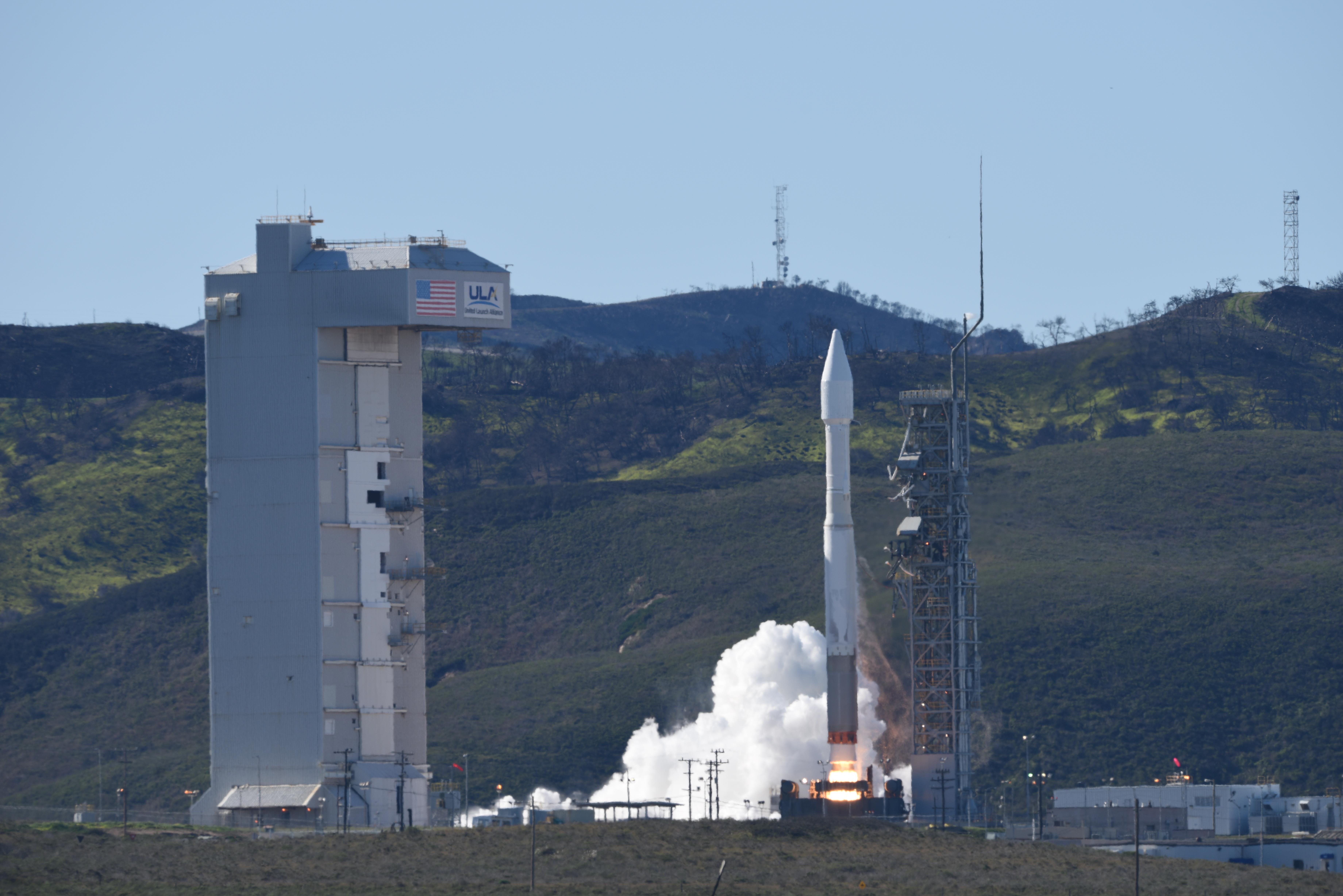 ATLAS LAUNCH SUCCESSFUL > Vandenberg Air Force Base > Article Display