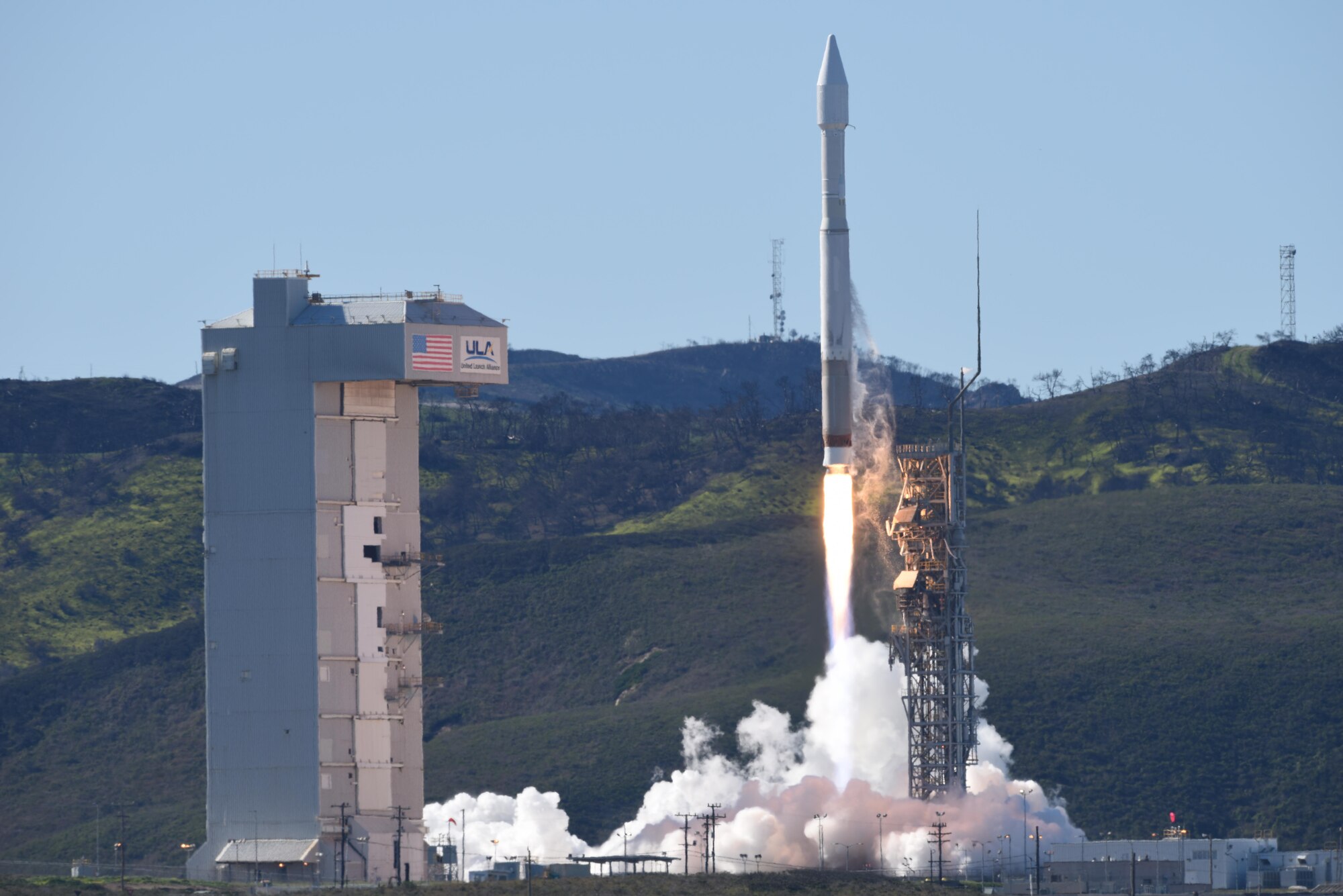 A National Reconnaissance Office payload on a United Launch Alliance Atlas V rocket, launches from Space Launch Complex-3, March 1, 2017, Vandenberg Air Force Base, Calif. (U.S. Air Force photo by Senior Airman Ian Dudley/Released)