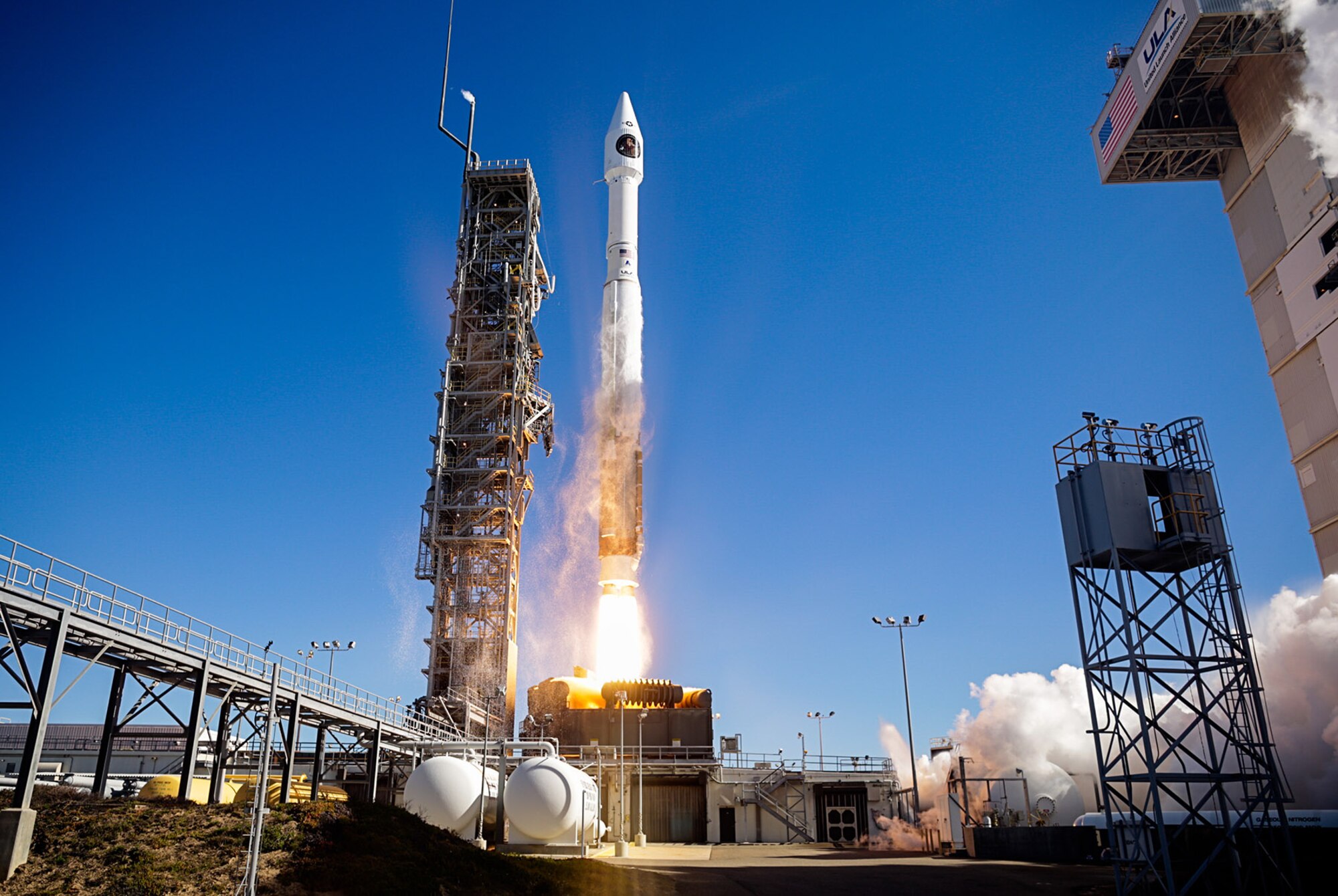 An Atlas V rocket carrying the NROL-79 mission lifts off from Vandenberg AFB's Space Launch Complex-3 at 9:50 a.m. PST, March 1.(Photo courtesy of United Launch Alliance) 

