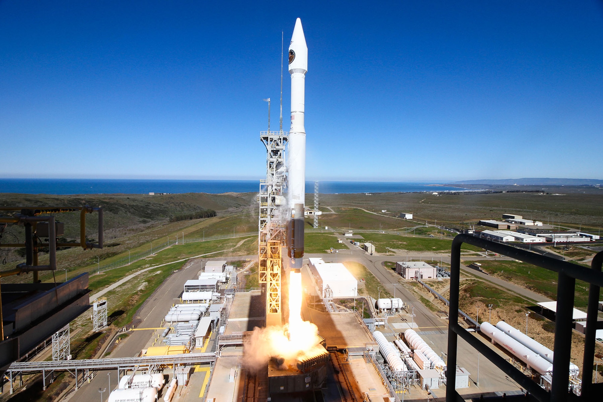 An Atlas V rocket carrying the NROL-79 mission lifts off from Vandenberg AFB's Space Launch Complex-3 at 9:50 a.m. PST, March 1.(Photo courtesy of United Launch Alliance) 

