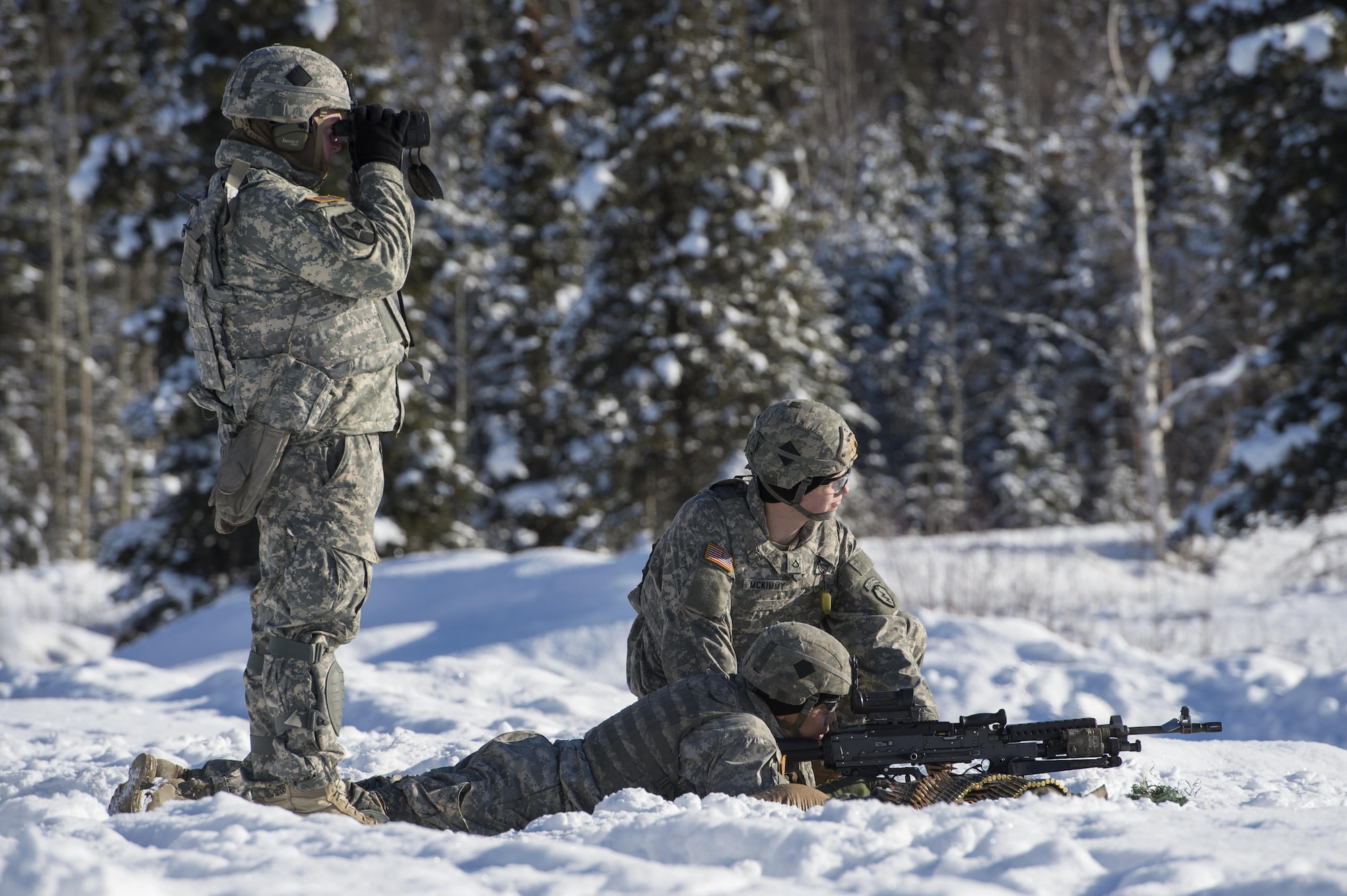 Paratroopers assigned to D Company, 1st Battalion, 501st Parachute Infantry Regiment, 4th Infantry Brigade Combat Team (Airborne), 25th Infantry Division, U.S. Army Alaska, conduct M240B machine gun live-fire training at Grezelka range, Joint Base Elmendorf-Richardson, Alaska, Feb. 28, 2017. The paratroopers practiced engaging targets at varying distances utilizing the M240B machine gun and the Mark 19 40 mm grenade machine gun. (U.S. Air Force photo/Alejandro Pena)