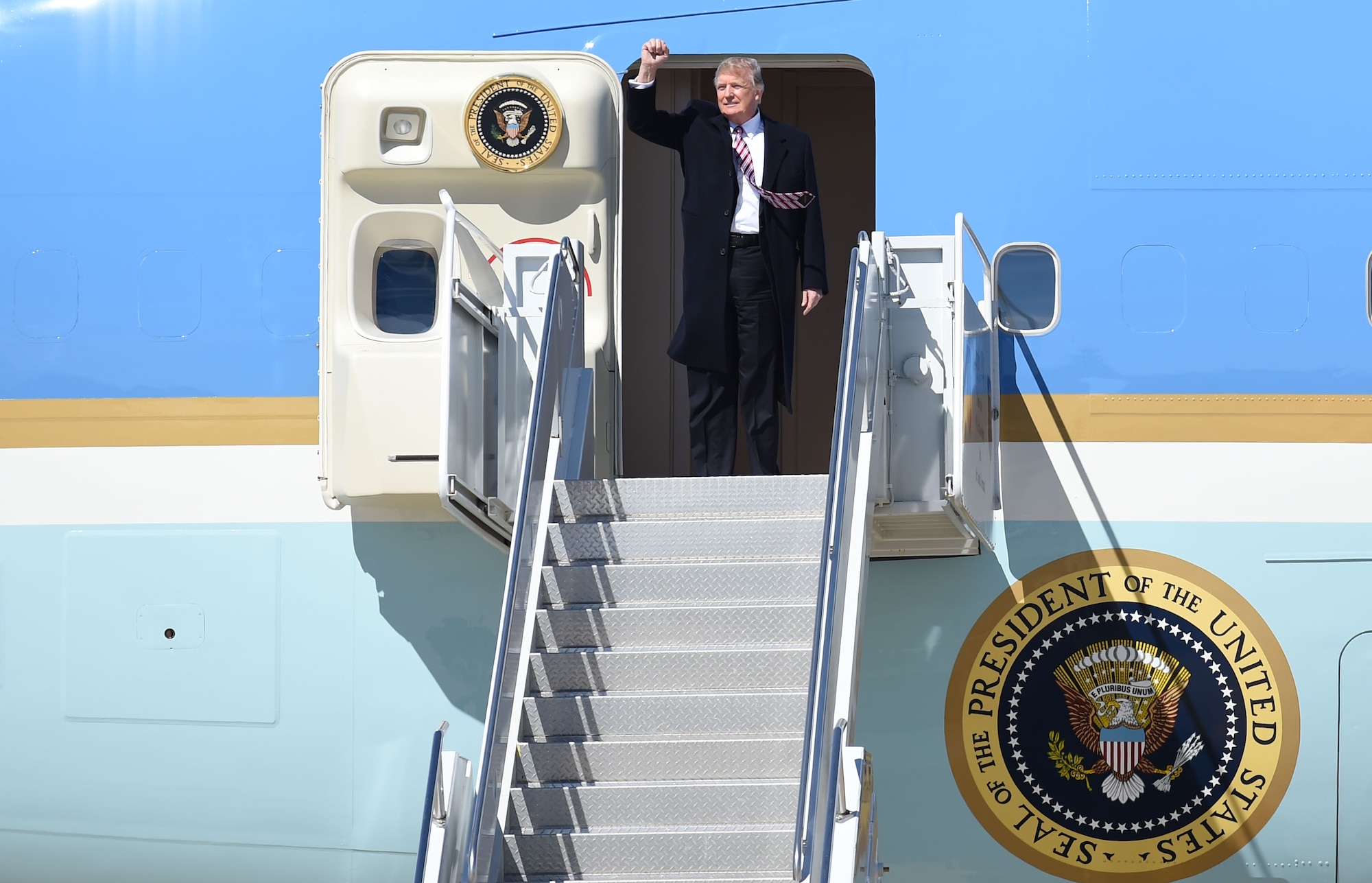 President Donald J. Trump arrives on Air Force One to Joint Base Langley-Eustis, Va., March 2, 2017. Joint Base Langley-Eustis provides mission ready Airmen and Soldiers who deploy at a moment’s notice to support combatant commanders engaged in expeditionary, joint and coalition operations world-wide. (U.S. Air Force photo by Senior Airman Kimberly Nagle)   