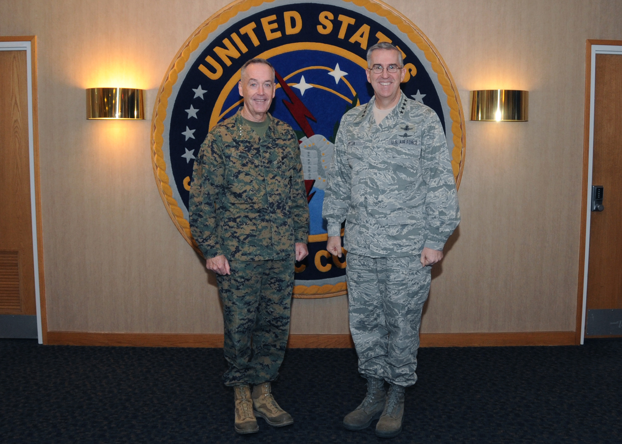 Jcs chairman visits usstratcom