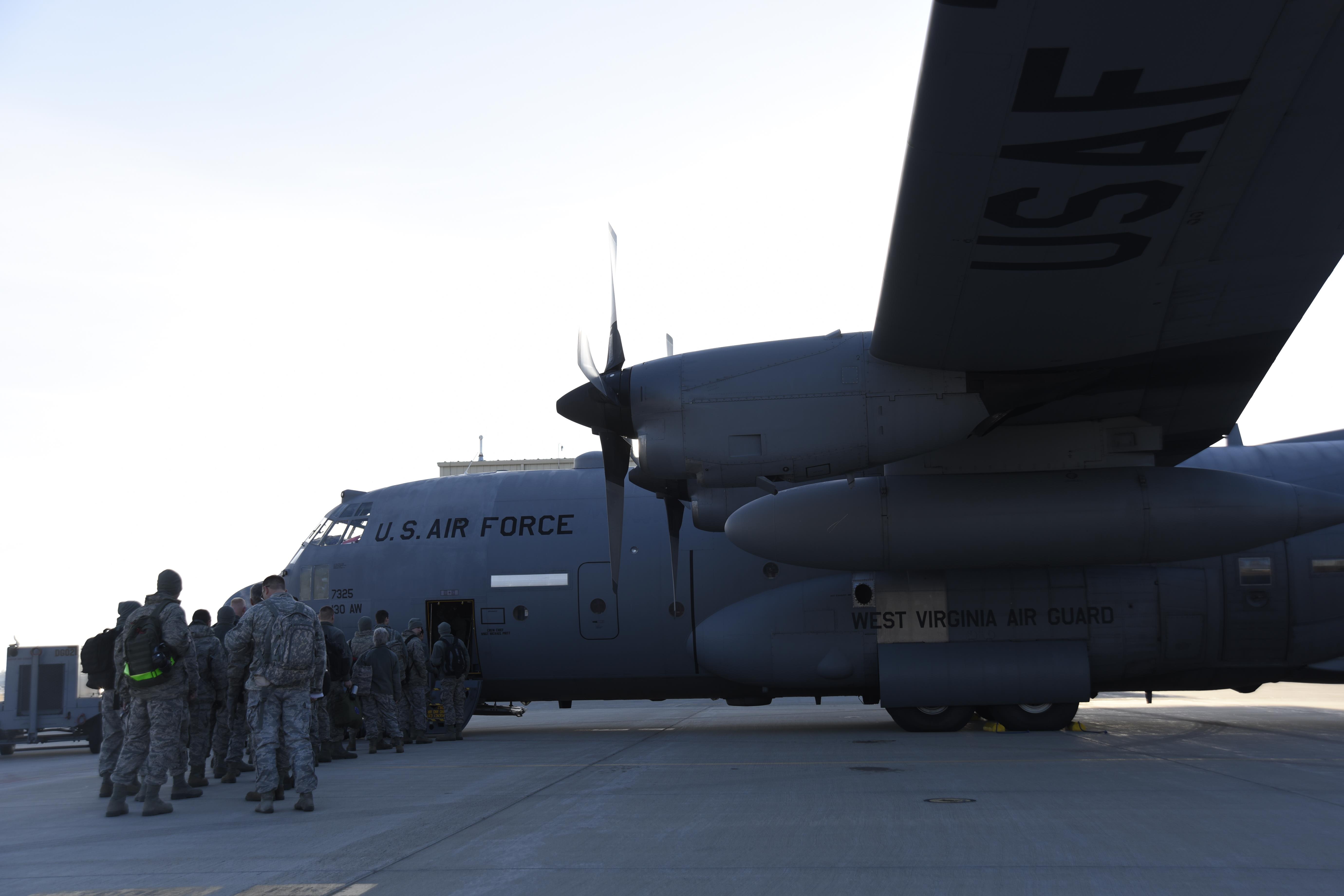 Joe Foss Field Arrivals - 14rnky4