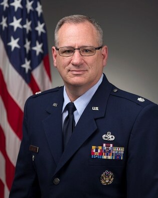 Official photo of Lt. Col. Thomas S. Walter
