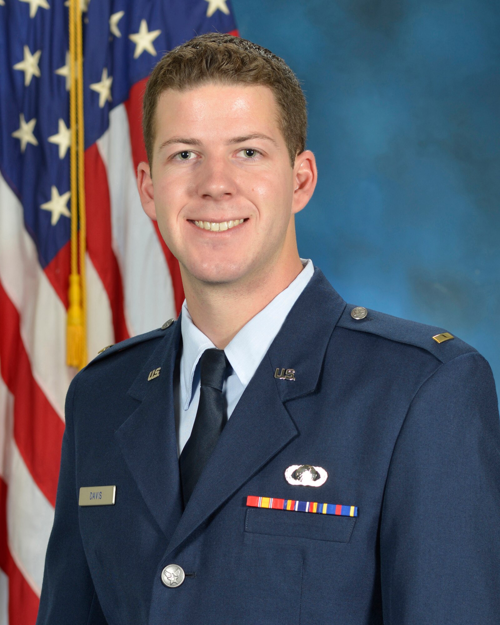Second Lt. Benjamin T. Davis, a program manager on the Three-Dimensional Expeditionary Long-Range Radar team, received the Distinguished Young Armed Forces Communications and Electronics Association Chapter Award. (U.S. Air Force photo by Linda LaBonte Britt)
