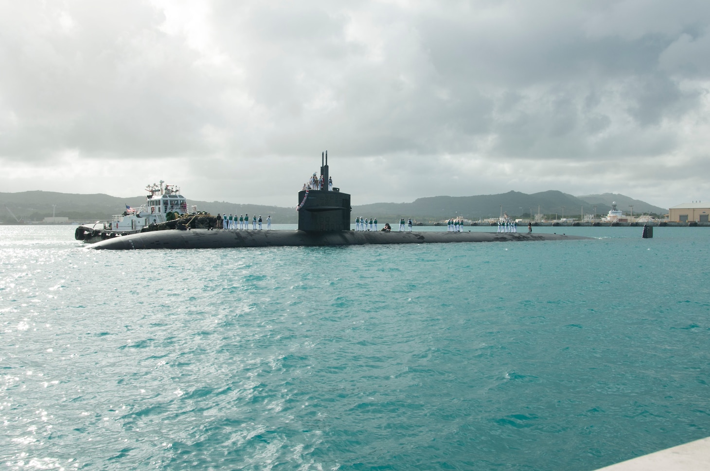 Official U.S. Navy file photo of Los Angeles-class attack submarine USS Oklahoma City (SSN 723).