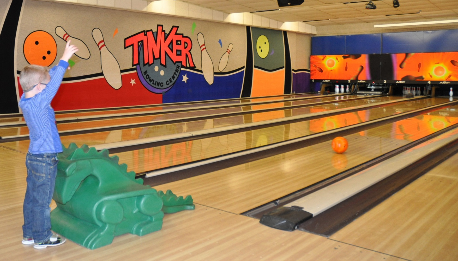 tinker afb bowling alley
