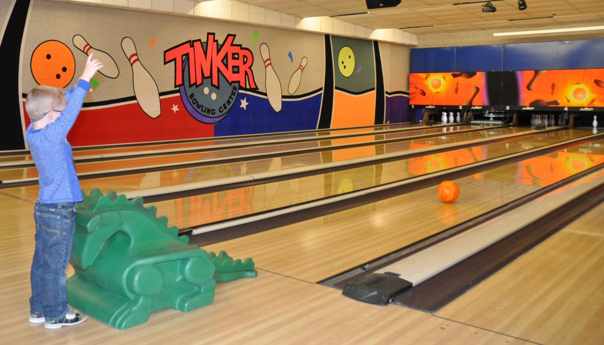 Enjoy $1.60 games for youth at Tinker Lanes and get a free souvenir cup with the purchase of a $3 kid’s meal. To check out the rest of the spring break specials at Tinker for youth of all ages, visit www.tinkerliving.com/sb. (Air Force photo by Cynthia Wright)