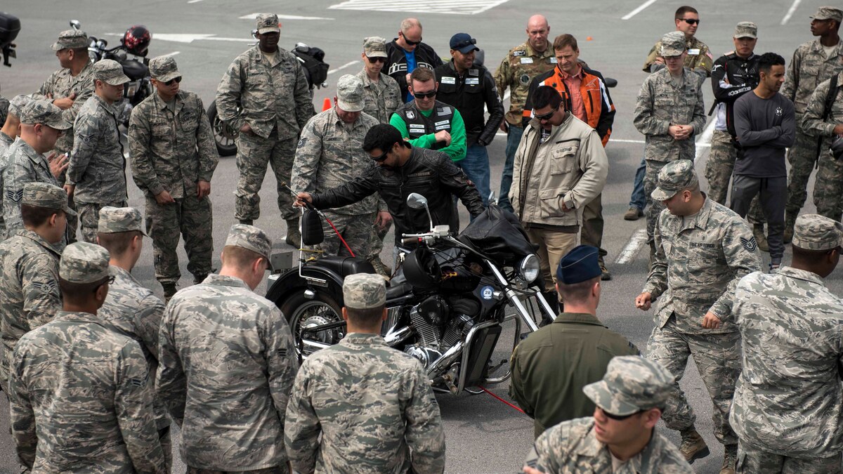 メ*郎様 MILITARY S.RIDERS【5】 Ride Safe, Ride Smart > Kadena Air Base > Article Display