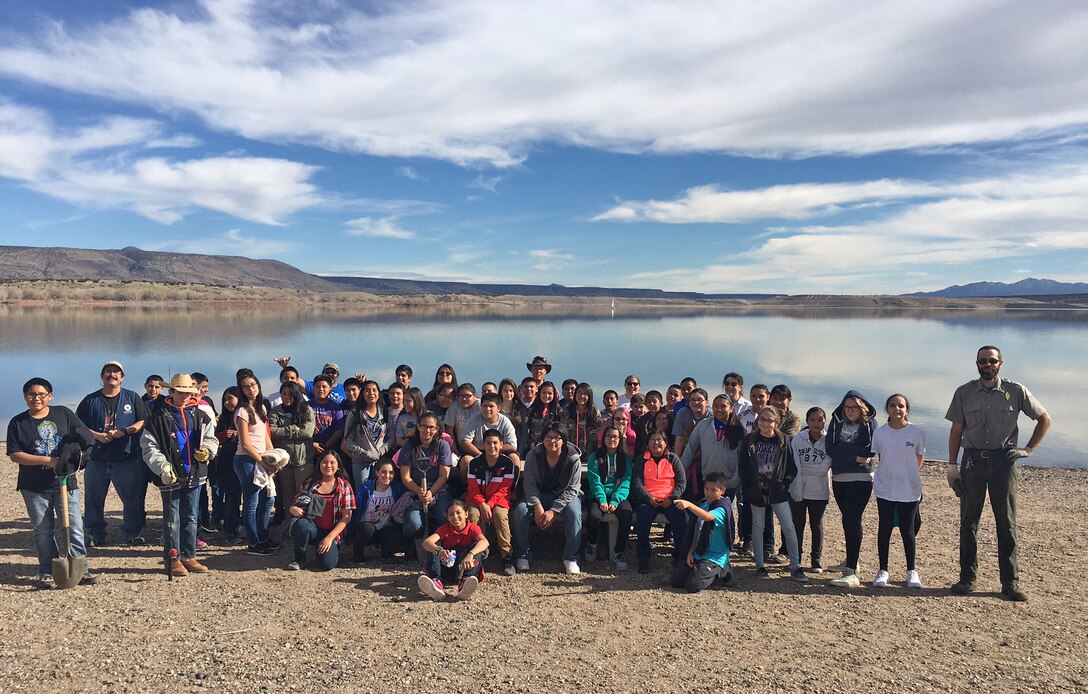 COCHITI LAKE, N.M. – More than 60 volunteers from Cochiti Elementary School joined District Cochiti Lake project office staff to plant 125 cottonwood poles and willows at the lake, Feb. 17, 2017. 