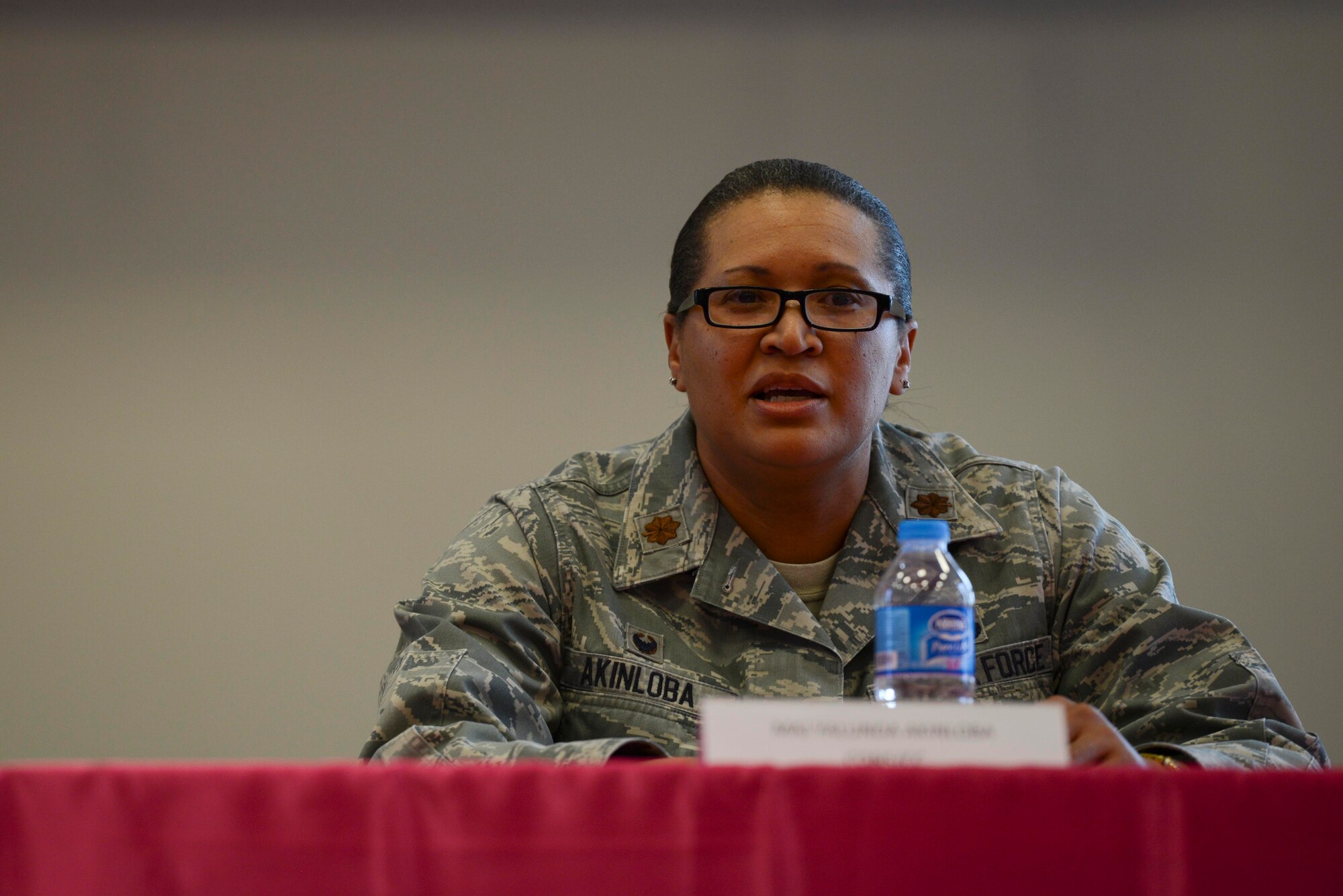 U.S. Air Force Maj. Yalunda Akinloba, 39th Contracting Squadron commander, speaks during Incirlik’s International Women’s Day lunch and learn event March 8, 2017, at Incirlik Air Base, Turkey. Akinloba shared her challenges and successes as a commander in the Air Force. (U.S. Air Force photo by Airman 1st Class Devin M. Rumbaugh)