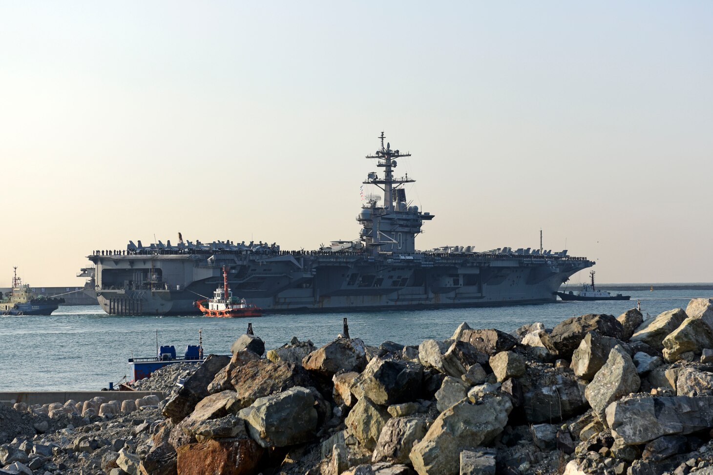Nimitz-class aircraft carrier, USS Carl Vinson (CVN-70) pulls into Republic of Korea (ROK) Fleet headquarters March 15. The Carl Vinson Carrier Strike Group is on a regularly scheduled Western Pacific deployment as part of the U.S. Pacific Fleet-led initiative to extend the command and control functions of U.S. 3rd Fleet. 