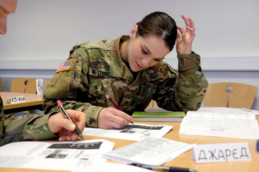KAISERSLAUTERN, Germany-Sgt. Justine Westbrook, from the 361st Civil Affairs Brigade studies a Russian language worksheet during classroom instruction March 15, 2017.
(Photo by Lt. Col. Jefferson Wolfe, 7th Mission Support Command Public Affairs Office)
