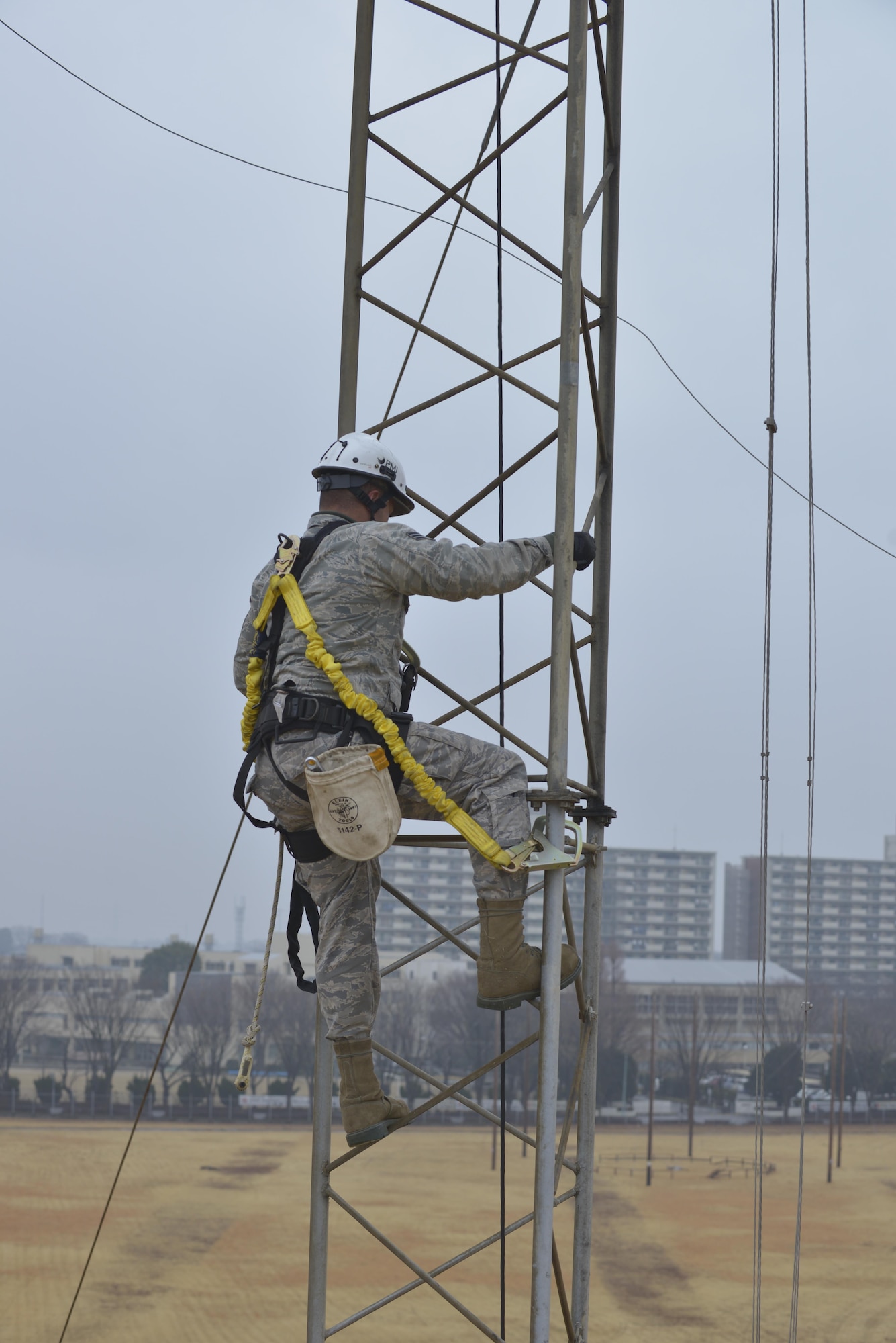 Cable dawgs pave way for new road > Yokota Air Base