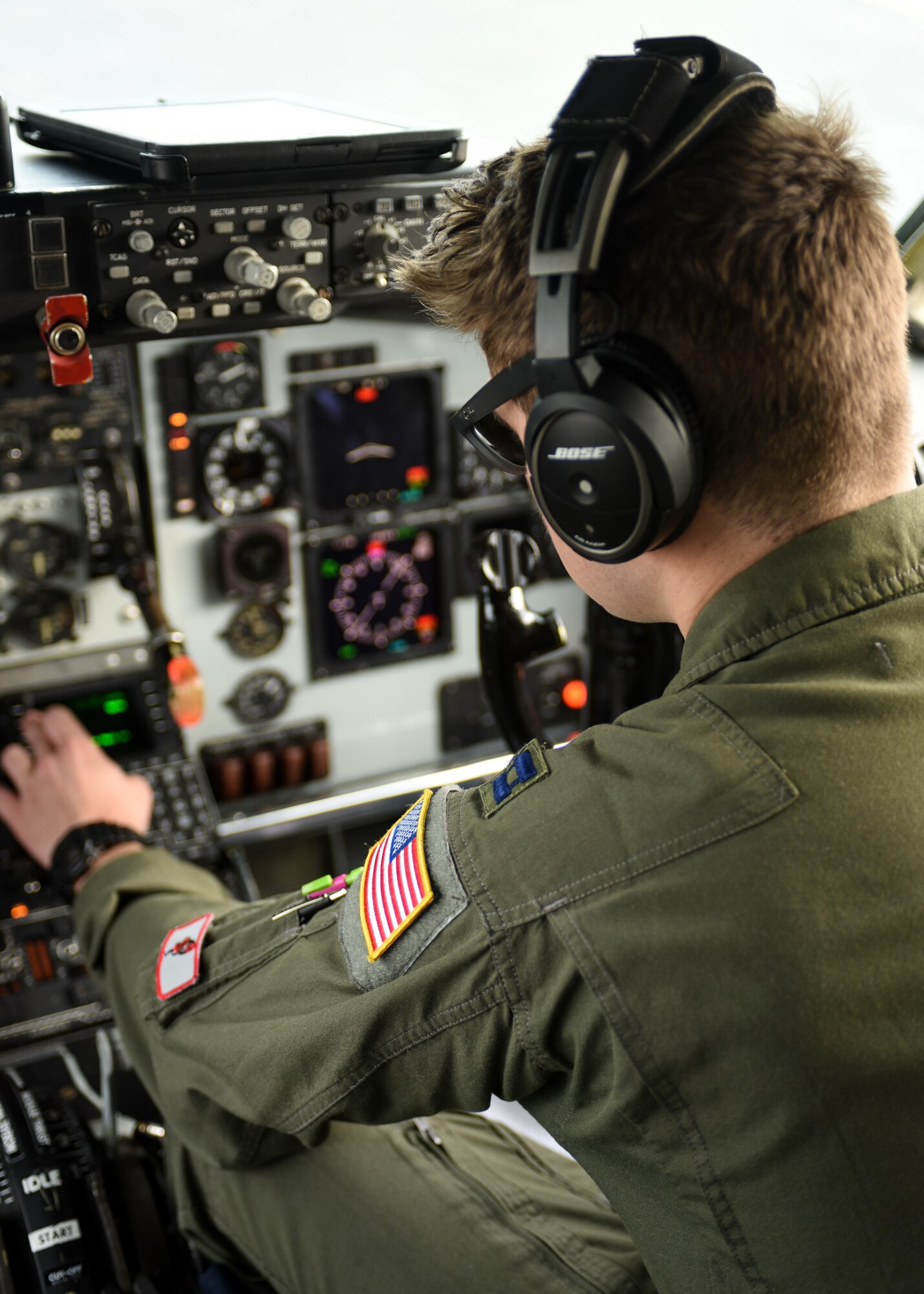 A U.S. Air Force pilot with the 121st Air Refueling Wing, Ohio Air National Guard performs pre-flight checks of a KC-135R Stratotanker during a training sortie in support of Emerald Warrior 17 March 7, 2017. Emerald Warrior is a U.S. Special Operations Command exercise during which joint special operations forces train to respond to various threats across the spectrum of conflict. (U.S. Air National Guard photo by Senior Airman Ashley Williams)