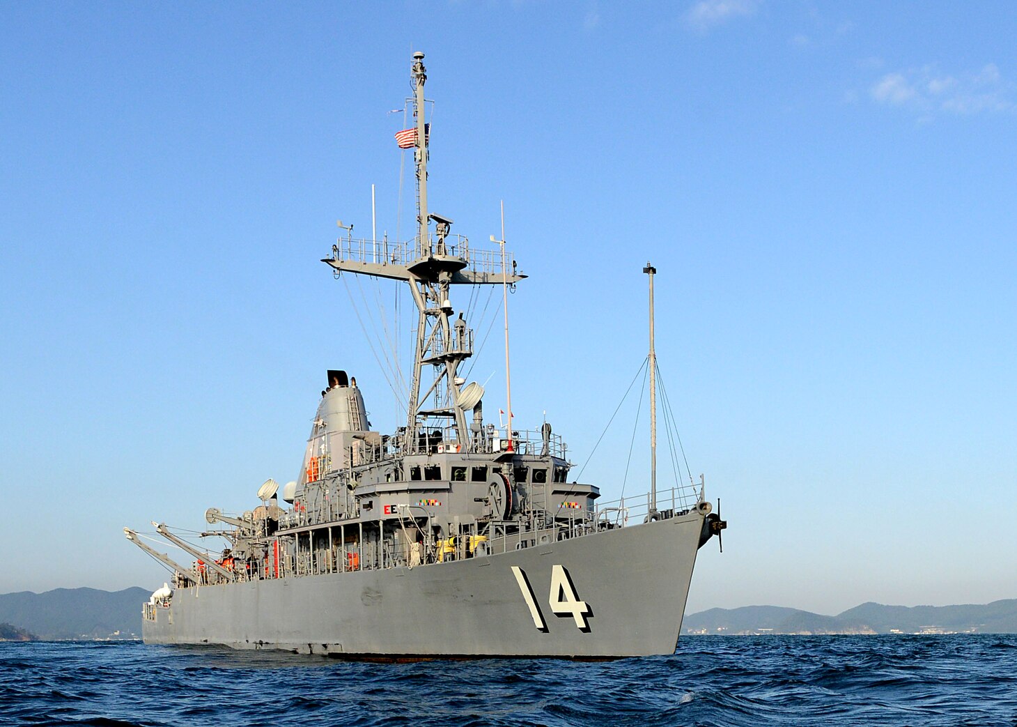 The mine countermeasures ship USS Chief (MCM 14) participates in exercise Clear Horizon 2014 off the coast of the Korean Peninsula Oct. 23, 2014. Clear Horizon is an annual bilateral exercise between the U.S. and South Korean navies designed to enhance cooperation and improve capabilities in mine countermeasure operations. (U.S. Navy photo by Mass Communication Specialist 1st Class Frank L. Andrews/Released)