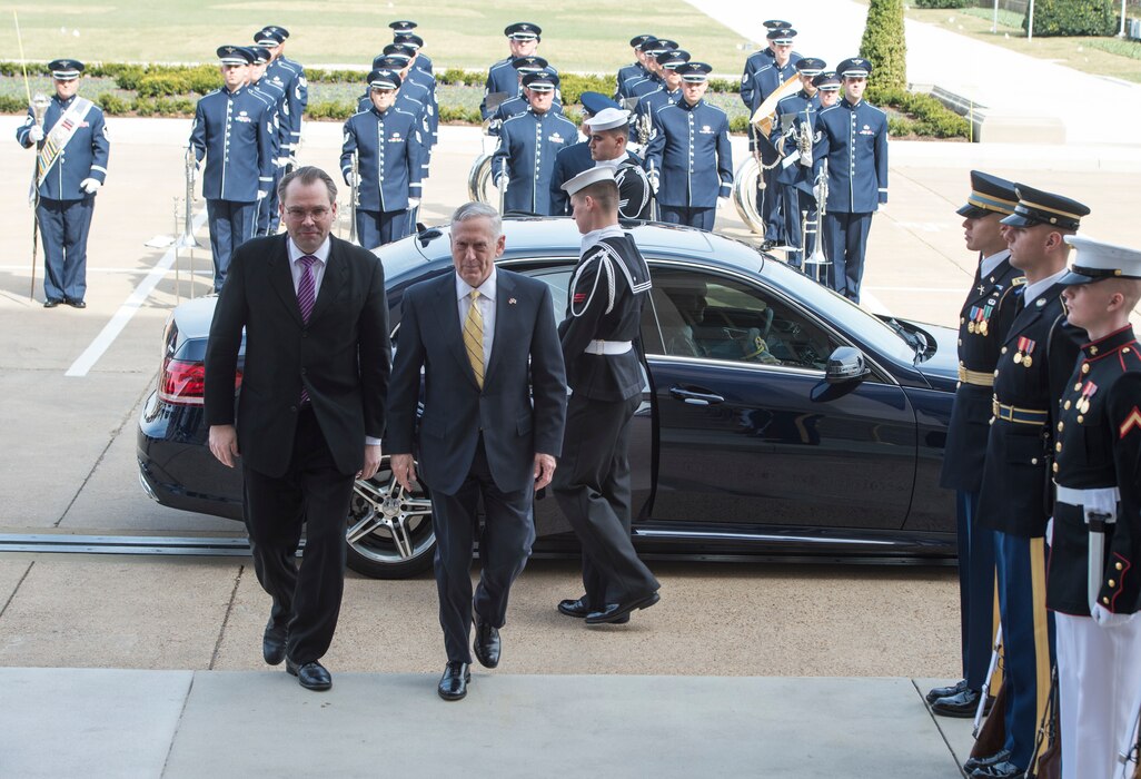 The Ceremonial Brass supports Secretary of Defense Jim Mattis hosting an enhanced honor cordon for Finland’s Minister of Defense Jussi Niinisto at the Pentagon in Arlington, Virginia, March 21, 2016. (DOD photos/TSgt. Brigitte N. Brantley/released)