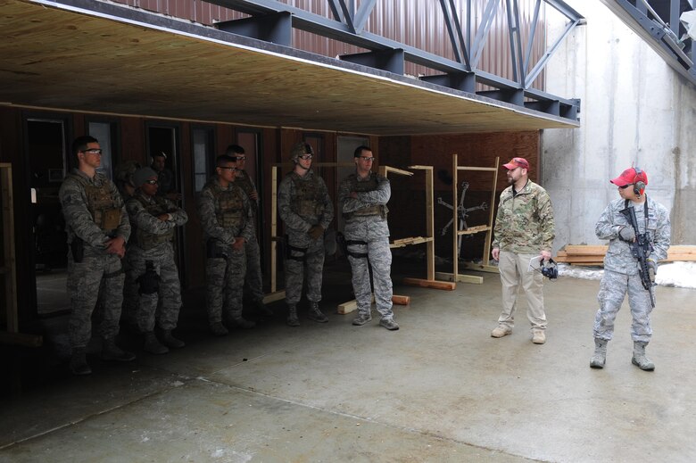 5th SFS Defenders train for GS challenge > Minot Air Force Base
