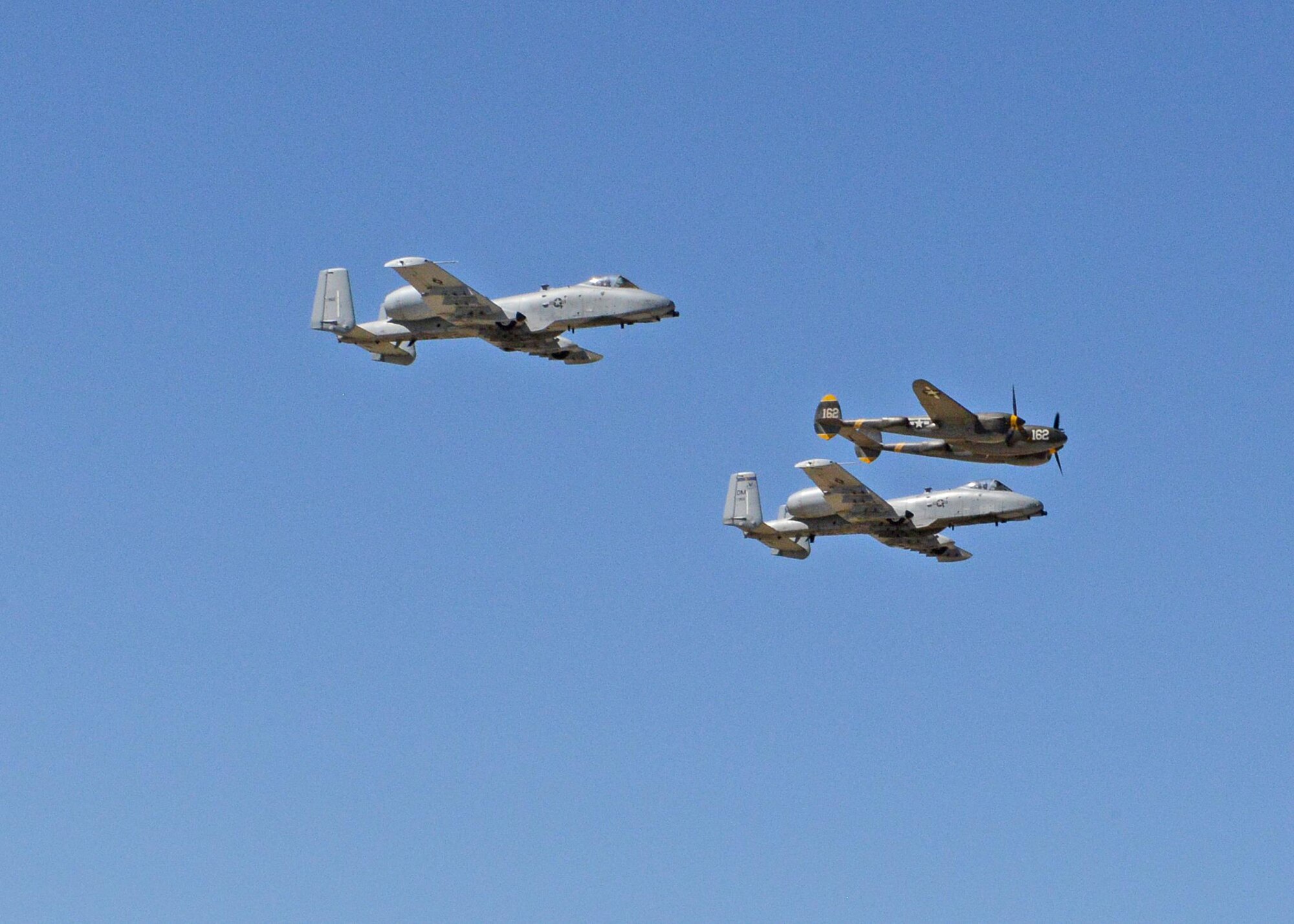U.S. air power on full display at L.A. County Air Show > Edwards Air