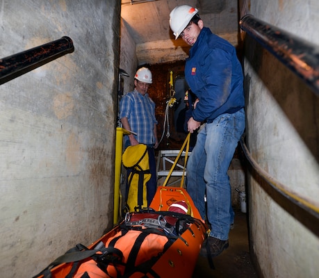 LANCASTER, Tenn. (March 24, 2017) – U.S. Army Corps of Engineers, Nashville District, Operations Division personnel who work in or near permitted confined spaces recently went to new depths to prevent accidents by attending permitted confined space rescue training.  