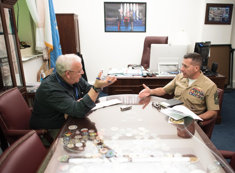 Jim Garamone, DoD News journalist, speaks with Marine Corps Sgt. Maj. Anthony A. Spadaro, senior enlisted leader for U.S. Pacific Command, about the importance of partnerships in Pacom’s area of responsibility. DoD photo by Army Sgt. James K. McCann