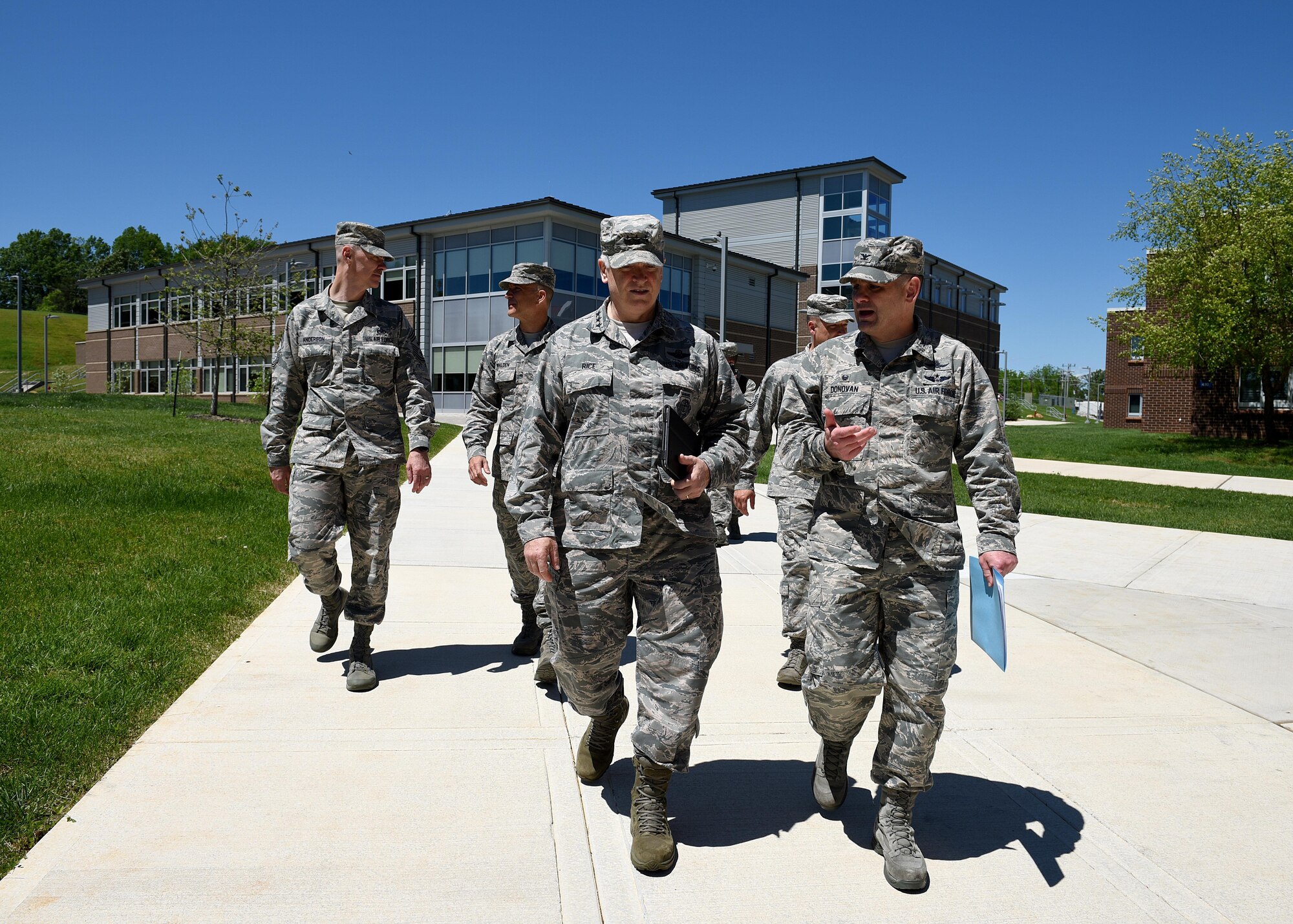 The Director of the Air National Guard, Lt. Gen. L. Scott Rice, and the Air National Guard Command Chief, Chief Master Sgt. Ron Anderson, visit the I.G. Brown Training and Education Center, May 2, 2017, in east Tennessee. General Rice and Chief Anderson spoke with the National Guard’s Joint Enlisted Advisory Council (JEAC), or about 90 senior enlisted National Guard Soldiers and Airmen from the states and territories here this week. They also toured TEC’s campus, meet professional military education students and attended the afternoon retreat ceremony with students and staff. (U.S. Air National Guard photo by Master Sgt. Mike R. Smith)