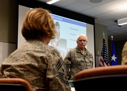 The director of the Air National Guard, Lt. Gen. L. Scott Rice, visits the I.G. Brown Training and Education Center, May 2, 2017, in east Tennessee. General Rice spoke with the National Guard’s Joint Enlisted Advisory Council (JEAC), or about 90 senior enlisted National Guard Soldiers and Airmen from the states and territories here this week. He also toured TEC’s campus, meet professional military education students and attended the afternoon retreat ceremony with students and staff. 