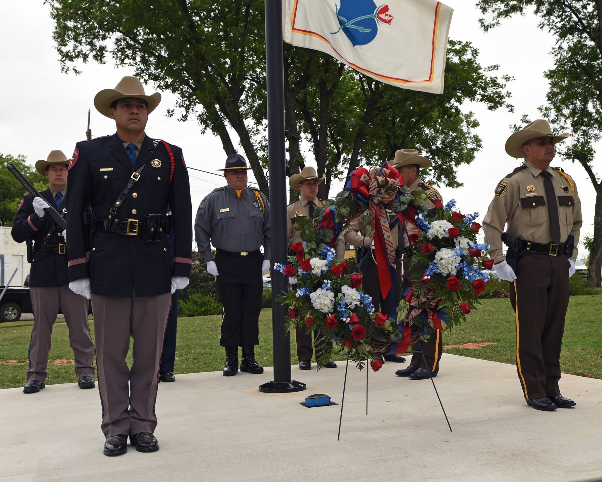 Dyess Honor Guard participates in Peace Officer Memorial > Dyess Air