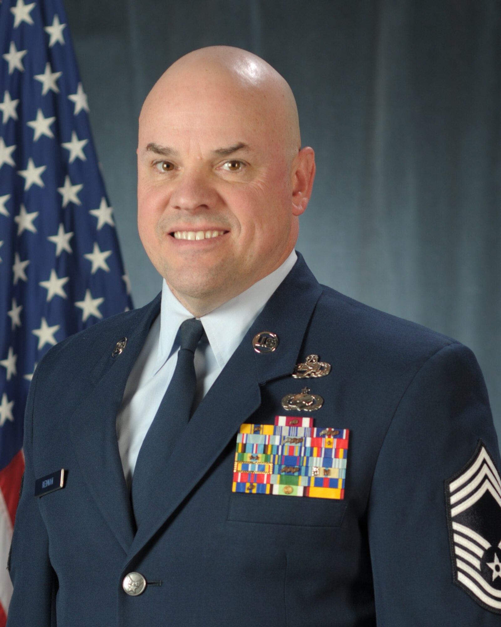 Official Portriat of Chief Master Sgt. Matthew S. Heiman