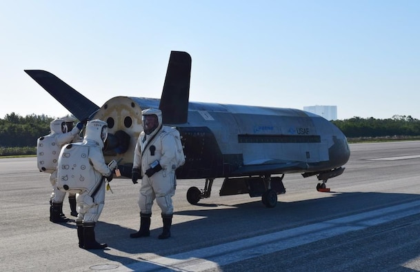 The Air Force's X-37B Orbital Test Vehicle mission 4 lands at NASA 's Kennedy Space Center Shuttle Landing Facility, Fla., May 7, 2017. Managed by the Air Force Rapid Capabilities Office, the X-37B program is the newest and most advanced re-entry spacecraft that performs risk reduction, experimentation and concept of operations development for reusable space vehicle technologies. (U.S. Air Force courtesy photo)