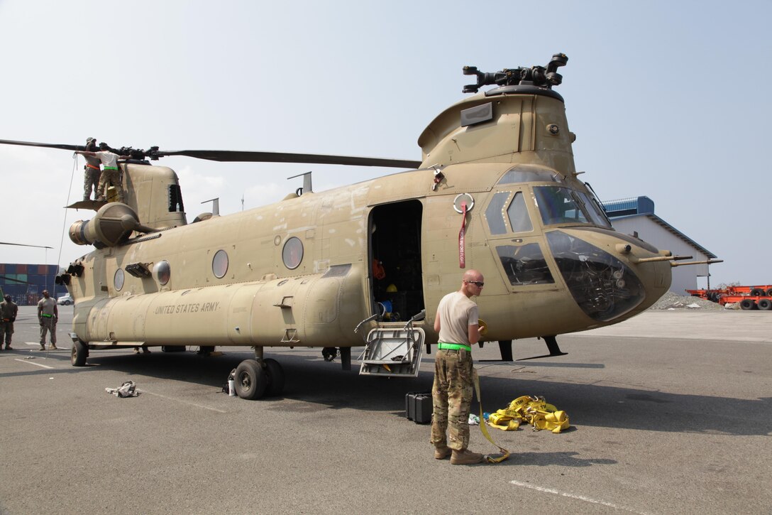 U.S. Soldiers assemble a CH-47 Chinook helicopter during port operations for Balikatan 2017 in Subic Bay, Zambales, May 2, 2017. Balikatan is an annual U.S.-Philippine bilateral military exercise focused on a variety of missions, including humanitarian assistance and disaster relief, counterterrorism and other combined military operations. 