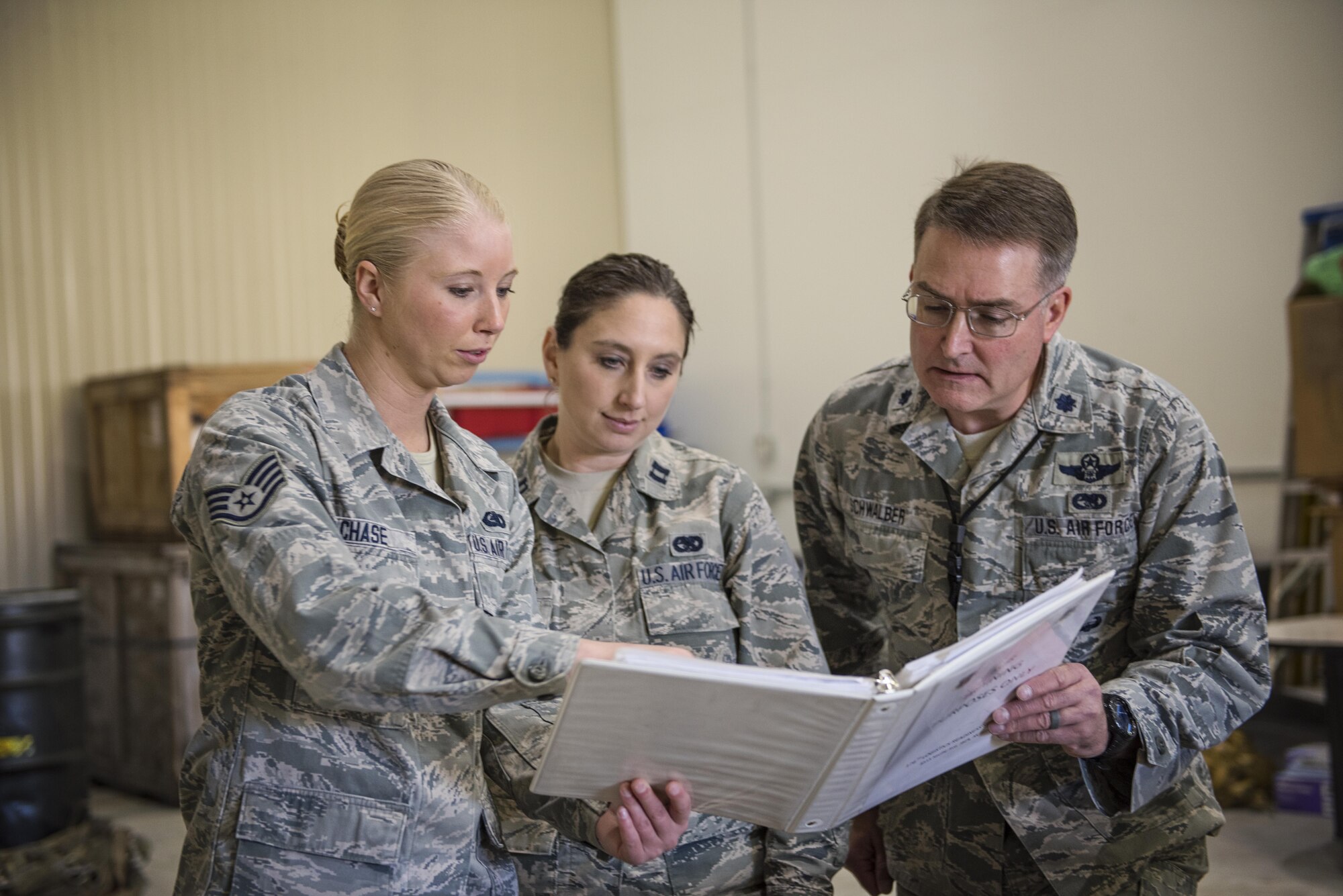 Members of the Alaska Air National Guard’s 176th Mission Support teamed up with members of the 477th Fighter Group to conduct a field training exercise called MADBULL 17 on Joint Base Elmendorf-Richardson, Alaska May 5-7. The exercise was designed to allow units within the participating organizations to train and evaluate their collective and individual deployment capabilities. (U.S. Air National Guard photo by Tech. Sgt. Alicia Halla/released)