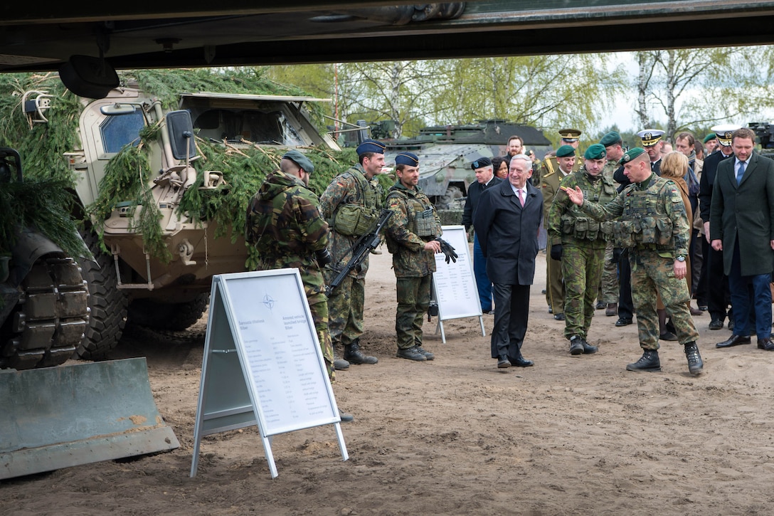 Defense Secretary Jim Mattis meets with German, Lithuanian, Dutch, Belgian and American military members at Pabrade Training Area, Lithuania, May 10, 2017. DoD photo by Air Force Staff Sgt. Jette Carr