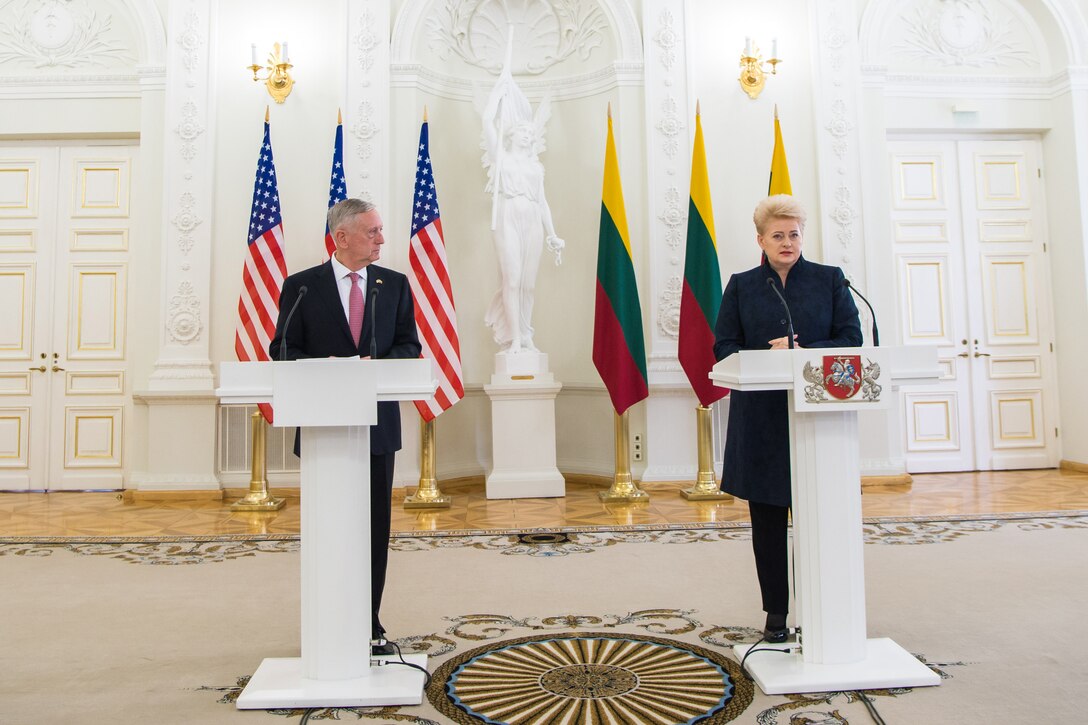 Defense Secretary Jim Mattis and Lithuanian President Dalia Grybauskaitė host a news conference following a meeting in Vilnius, Lithuania, May 10, 2017. DoD photo by Air Force Staff Sgt. Jette Carr