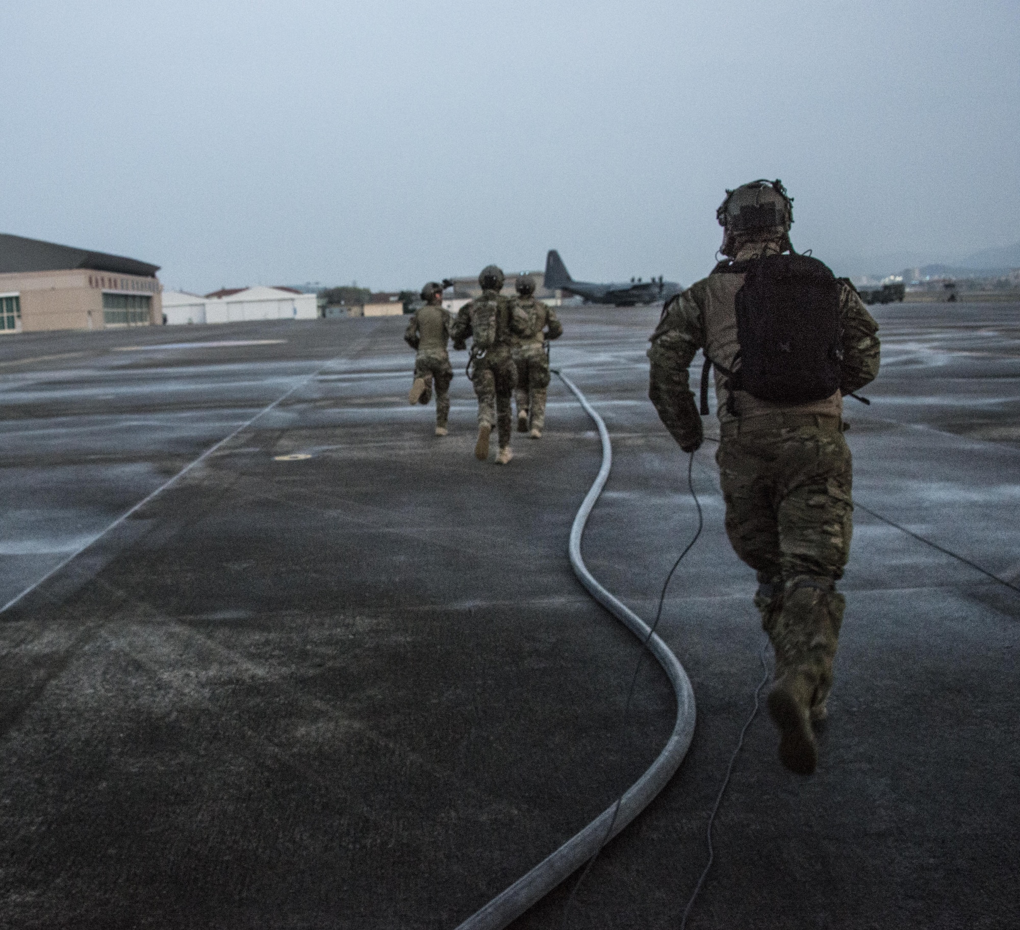 U.S. Air Force 18th Logistics Readiness Squadron forward area refueling point (FARP) technicians and 17th Special Operations Squadron loadmasters perform FARP operations with a U.S. Army MH-47G Chinook assigned to the 160th Special Operations Aviation Regiment, April 1, 2017 at Daegu Air Base, Republic of Korea. The 353rd Special Operations Group’s FARP capability enables U.S. military power projection through the refueling of aircraft operating in forward deployed locations across the Indo-Asia Pacific region. (U.S. Air Force photo by Capt. Jessica Tait)