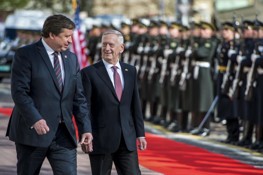 Defense Secretary Jim Mattis speaks with Lithuanian Defense Minister Raimundas Karoblis during a welcome ceremony in Vilnius, Lithuania, May 10, 2017. DoD photo by Air Force Staff Sgt. Jette Carr