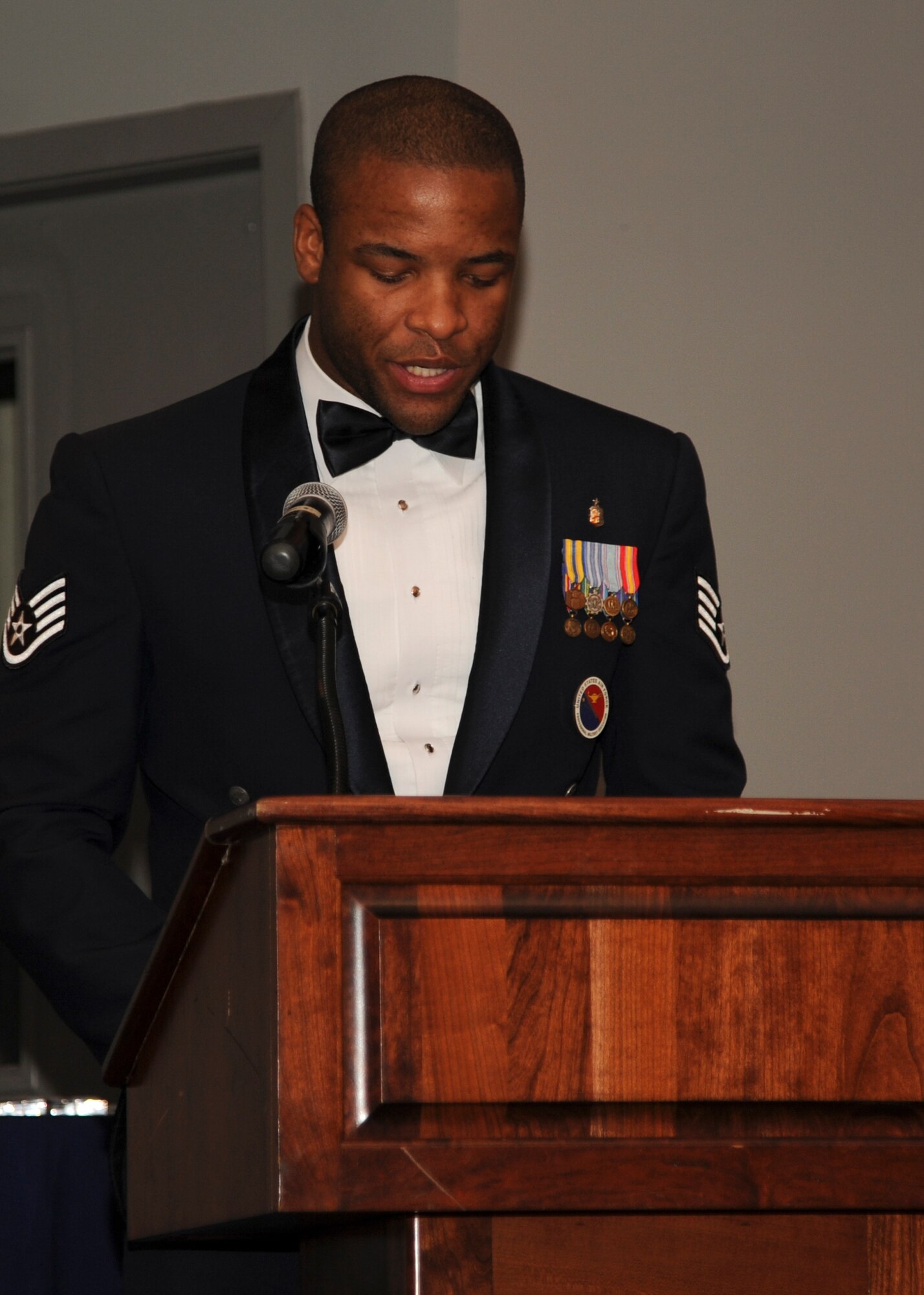 U.S. Air Force Staff Sgt. Keith Debose, 19th Force Support Squadron Airman Leadership School instructor, gives a speech during an ALS graduation ceremony Oct. 13, 2016 at Little Rock Air Force Base, Ark. Debose has mentored and instructed hundreds of Airman during his time as an instructor of future Air Force leaders.(U.S. Air Force photo by Senior Airman Stephanie Serrano) 