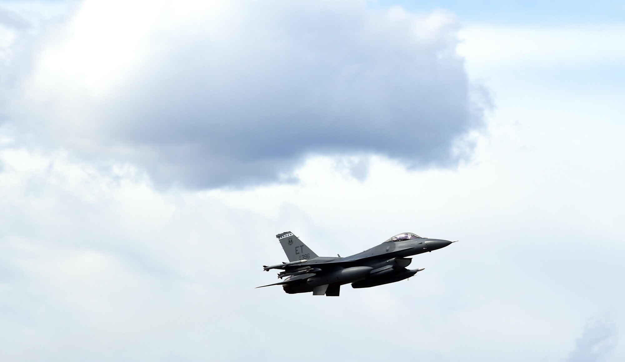 An F-16 Fighting Falcon from Eglin Air Force Base Fla., takes off at Joint Base Elmendorf-Richardson, Alaska, during exercise Northern Edge 17, May 3, 2017. Northern Edge is Alaska’s premier joint training exercise designed to practice operations, techniques and procedures as well as enhance interoperability among the services. Thousands of participants from all the services – Airmen, Soldiers, Sailors, Marines and Coast Guardsmen from active duty, Reserve and National Guard units – are involved. (U.S. Air Force photo by Airman 1st Class Javier Alvarez)