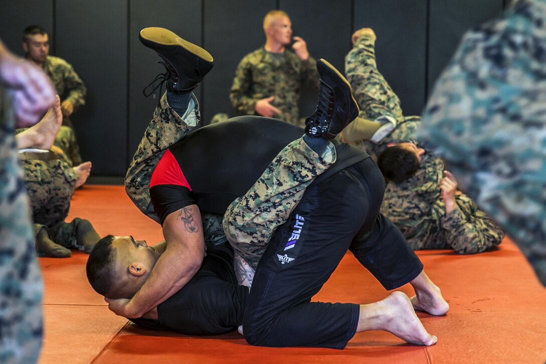 Shannon “The Cannon” Ritch, a professional mixed martial artist, teaches Marines fighting techniques during an instructor course at Marine Corps Air Station Yuma, Ariz., May 15, 2017. Ritch has been fighting for nearly 24 years in the United States, Canada, Europe and Asia, giving him more international fights than any other fighter in the world. Marine Corps Lance Cpl. Isaac Martinez