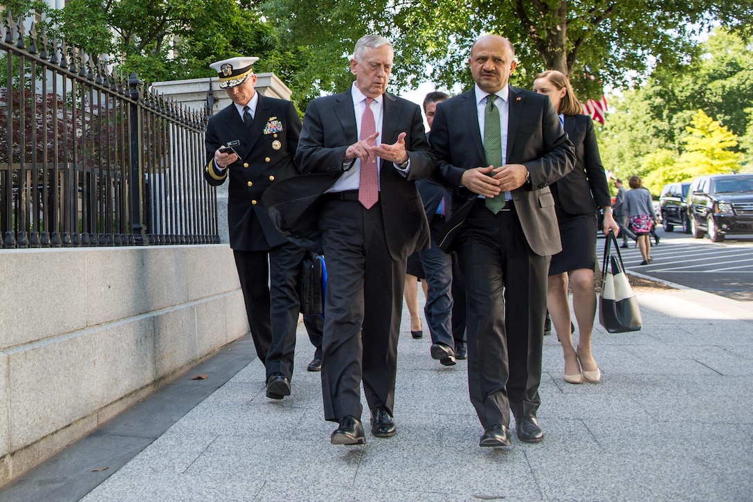 Defense Secretary Jim Mattis walks with Turkish Defense Minister Fikri Işık at the Eisenhower Executive Office Building in Washington, May 16, 2017. DoD photo by Air Force Staff Sgt. Jette Carr