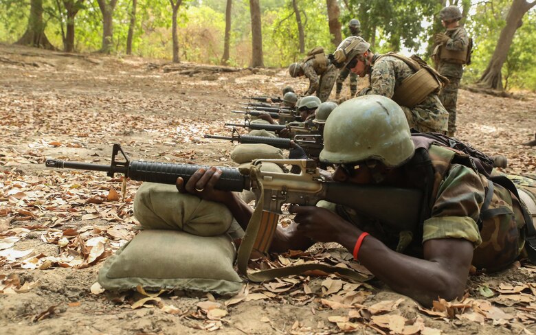 Members of Senegal’s Compagnie Fusilier de Marin Commando fire down-range under the supervision of Marines with Special Purpose Marine Air-Ground Task Force – Crisis Response – Africa, during a live-fire range at Toubakouta, Senegal, April 13, 2017. Marines with SPMAGTF-CR-AF and the COFUMACO conducted a four-week training exercise that included advanced combat firing techniques, a machine gun range and a live-fire platoon attack range. 