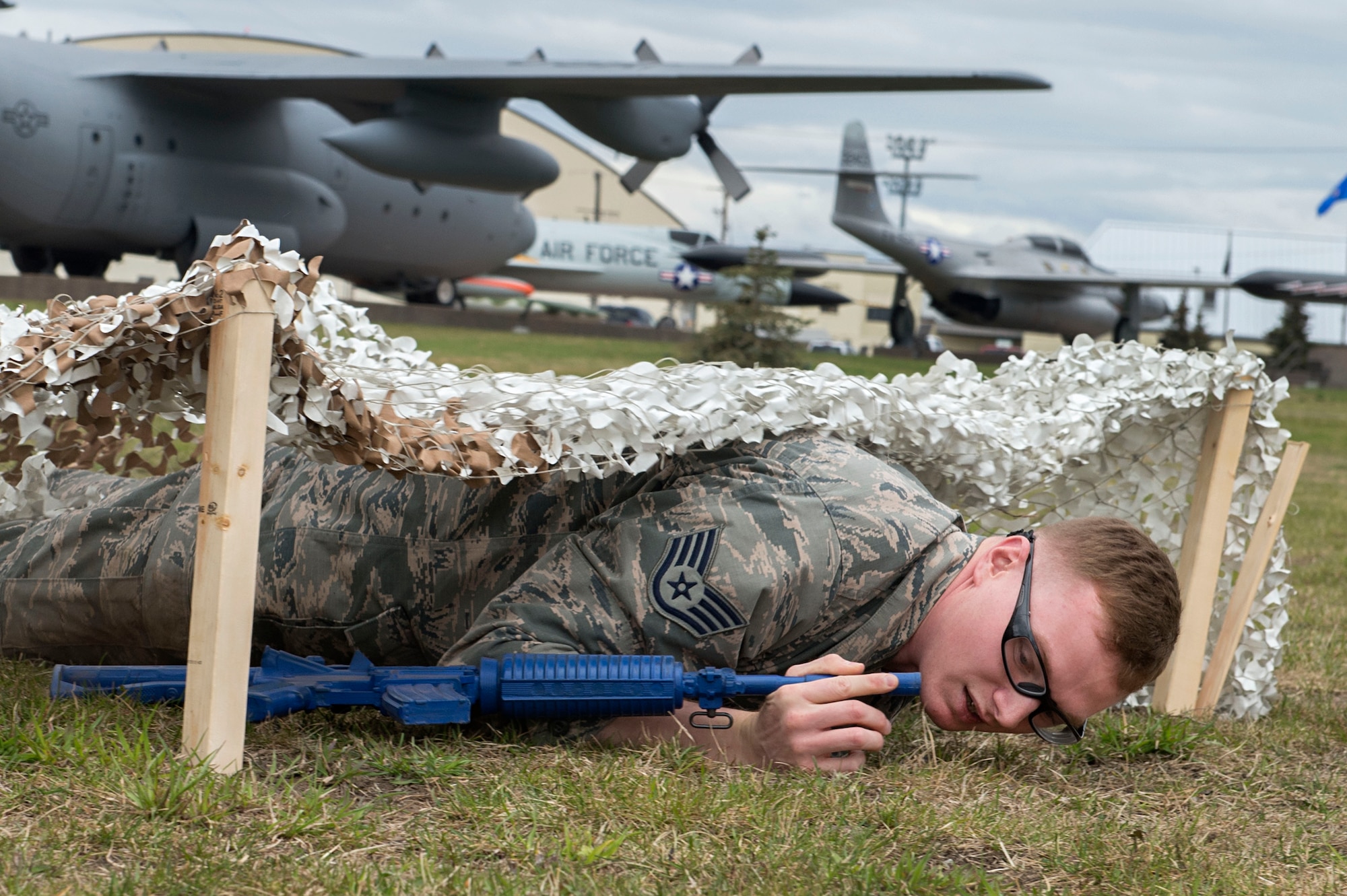 Service members and government contract workers compete during Defender Day Challenge on Joint Base Elmendorf-Richardson, Alaska, May 17, 2017. Defender Day is part of police week which focuses on remembrance of those who have made the ultimate sacrifice in the line of duty. 